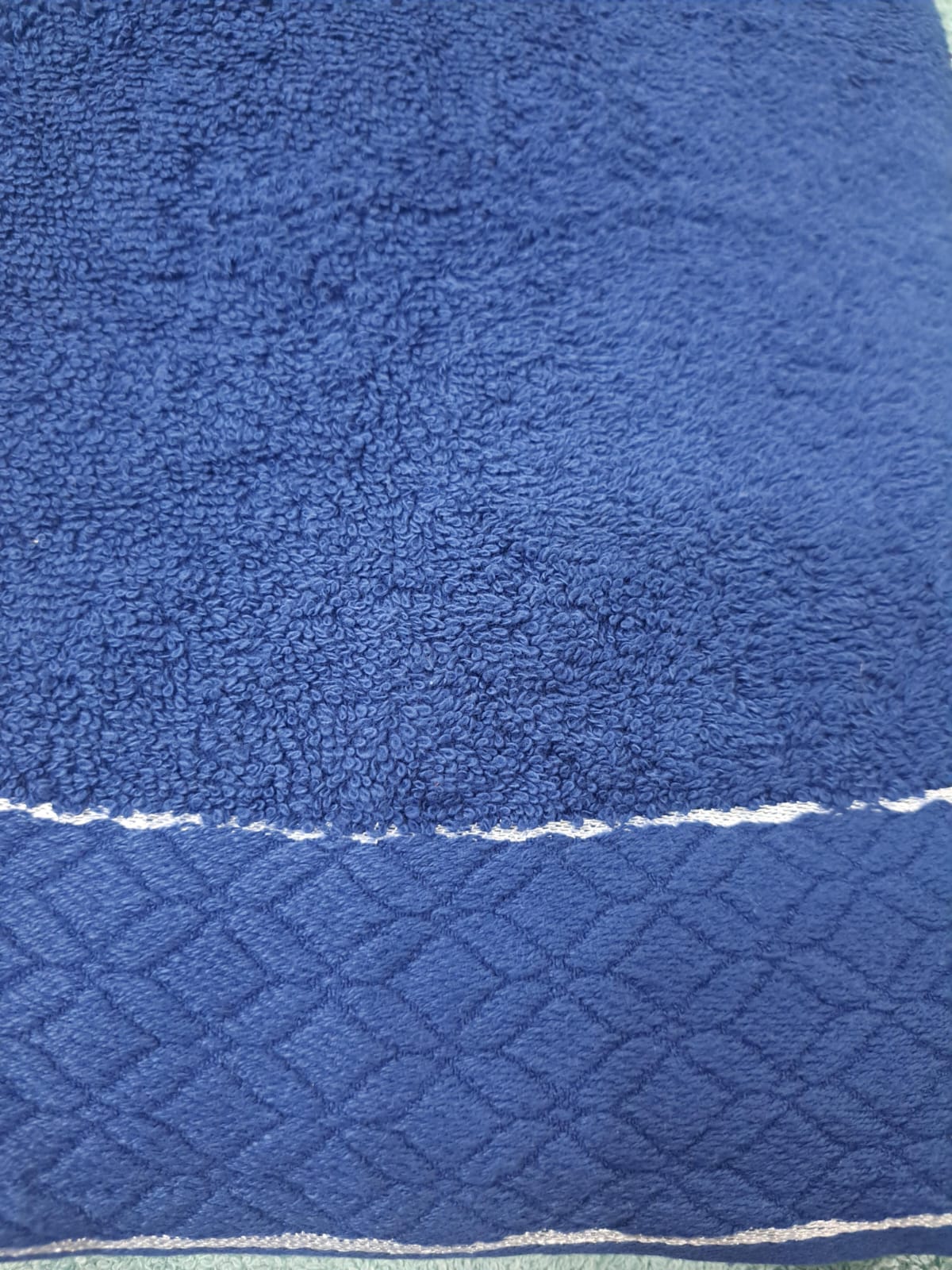 Ultra-Plush Bath Towel | 100% Egyptian Cotton | Spa-Quality 27x54 Inch | Blue