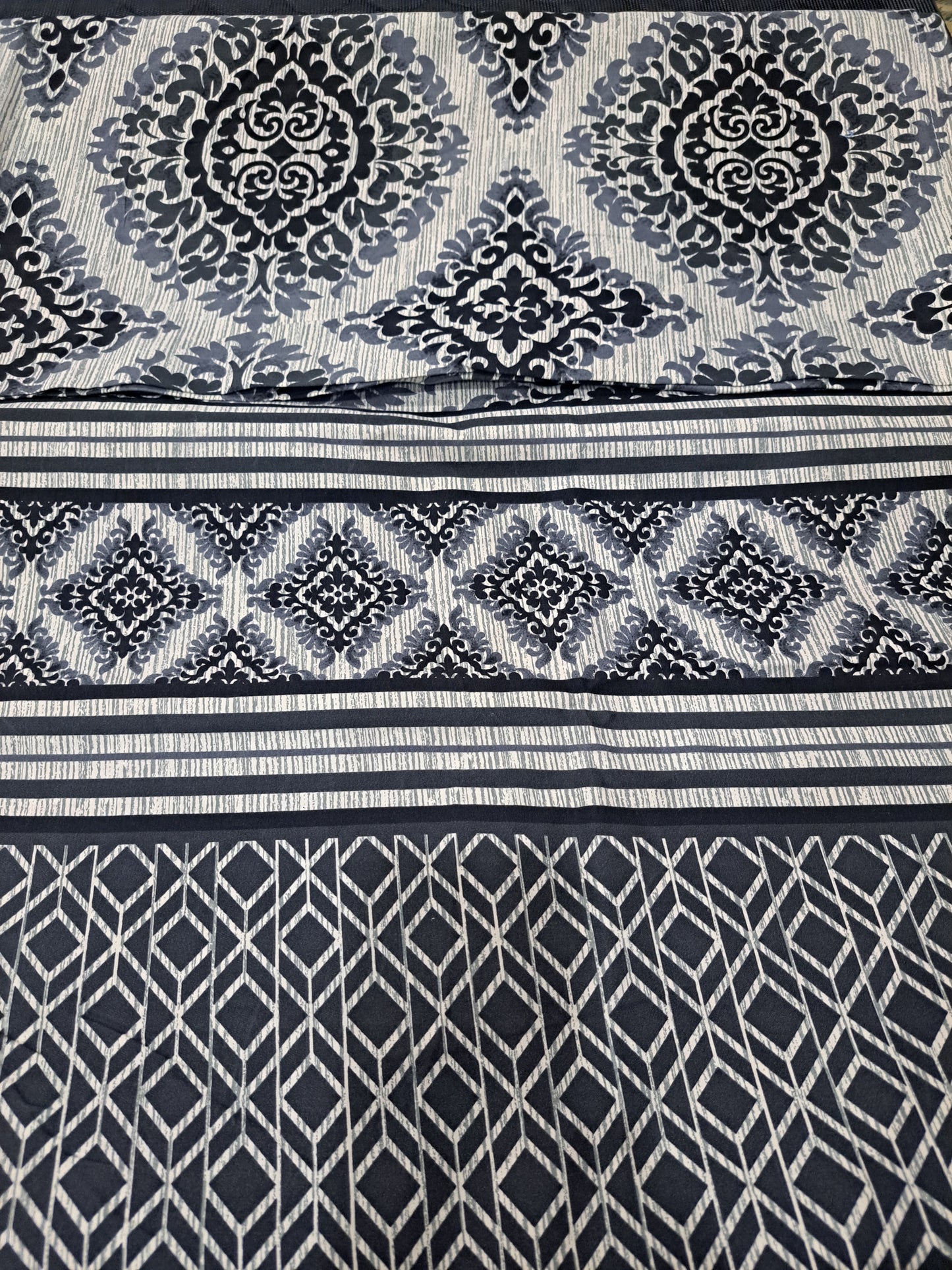 Satin double bed sheet black geometric